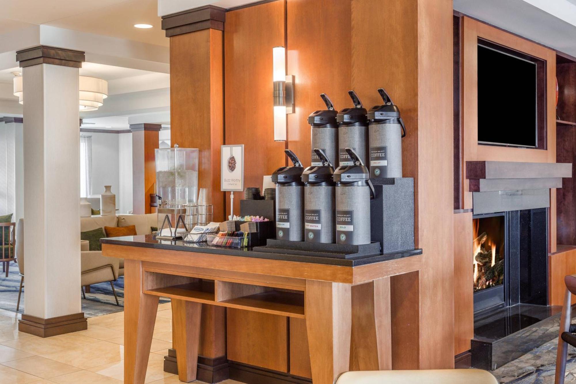 Hotel Fairfield And By Marriott East 3*